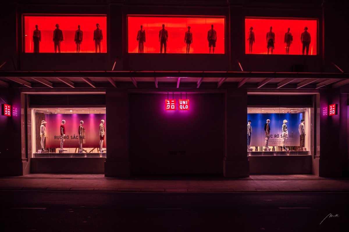 Vietnam after dark.
#streetphoto #photographer #ricohgr