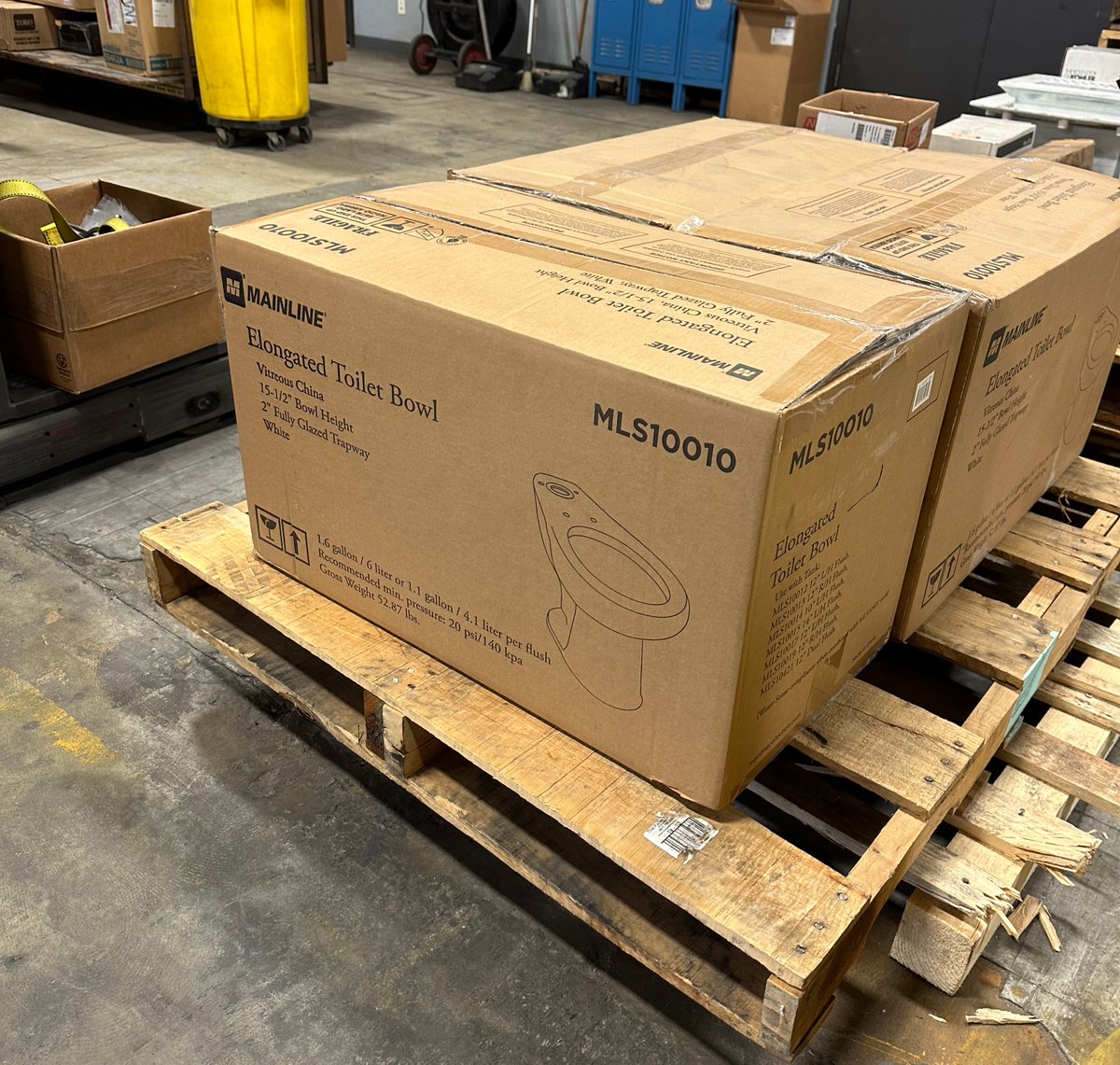 Huge shipment of Mainline Toilets headed out from Hughes Supply today!📦🚚 Have you stocked up for your next project?🚽

 #mainline #supply #project #stock #hughes #toilets