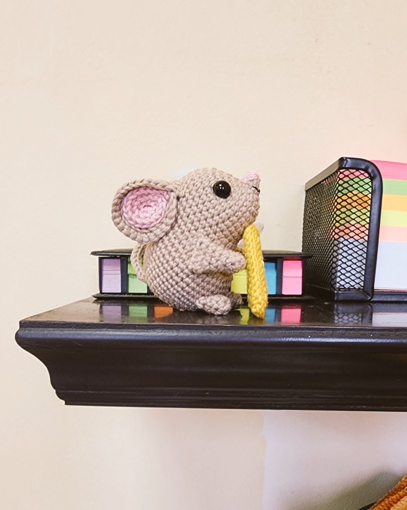 Ratoncito
.
.
.

#amigurumi #raton #ratoncito #mouse #hechoamano #handmade