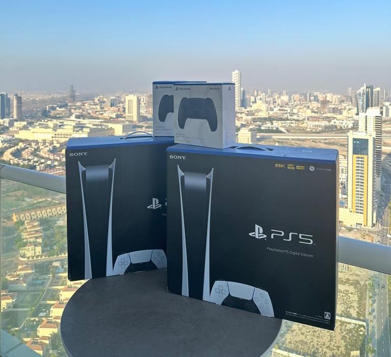 Madem aldık, çekiliş sözümüzü tutalım 🥳🎉
Bu tweeti FAV’layan bir takipçime PS5 hediye edeceğim. 🎉  

NOT: Birini çekilişle verdik. Beni takip etmemiş kişinin katılımı geçersizdir.  🫠