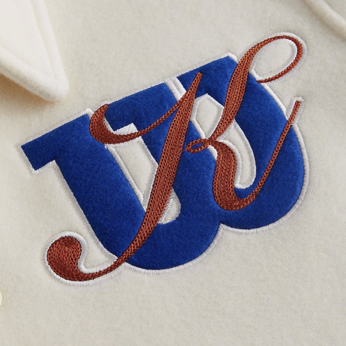 Outlander Magazine tweet media