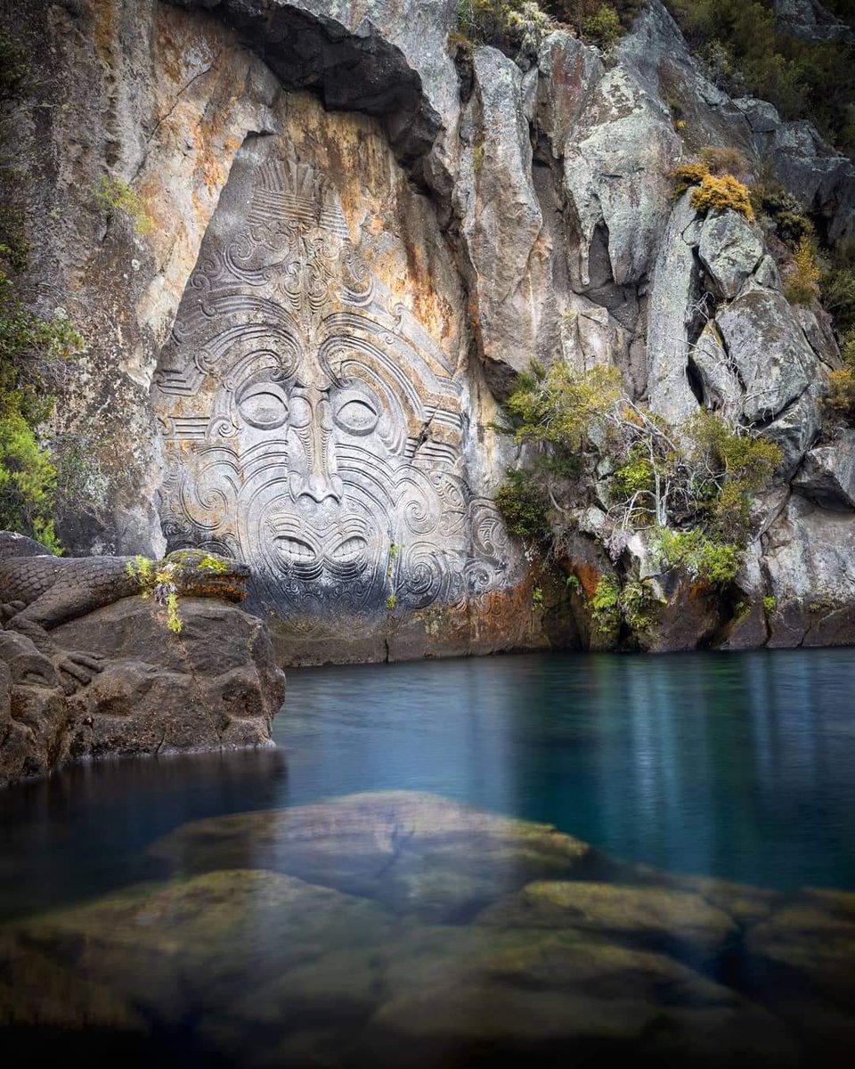 Towering above crystal blue waters, #WhereInNZ can you find this most extraordinary contemporary Māori artwork?

#NZMustDo #NZBucketList
📷: @declan_officer