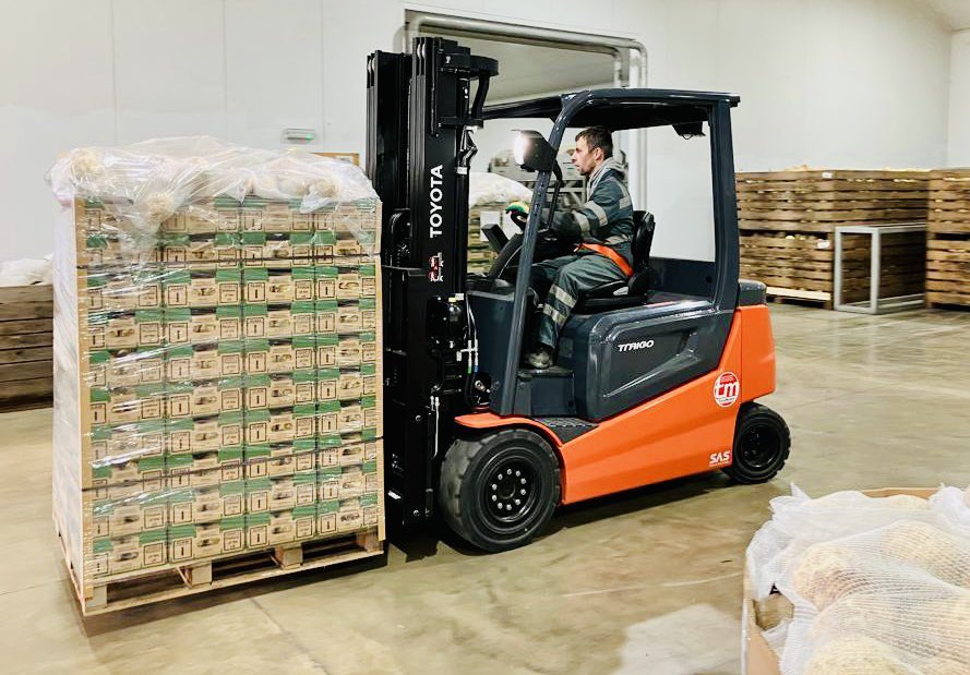 In Fenland, the farming is grand
Vegetables are grown on the land
Forklifts from Truckmaster
Help move them much faster
Fresh produce that’s always in demand!

 #backbritishfarming #materialhandling #lincolnshire #cambridgeshire #norfolk #forkliftfriday