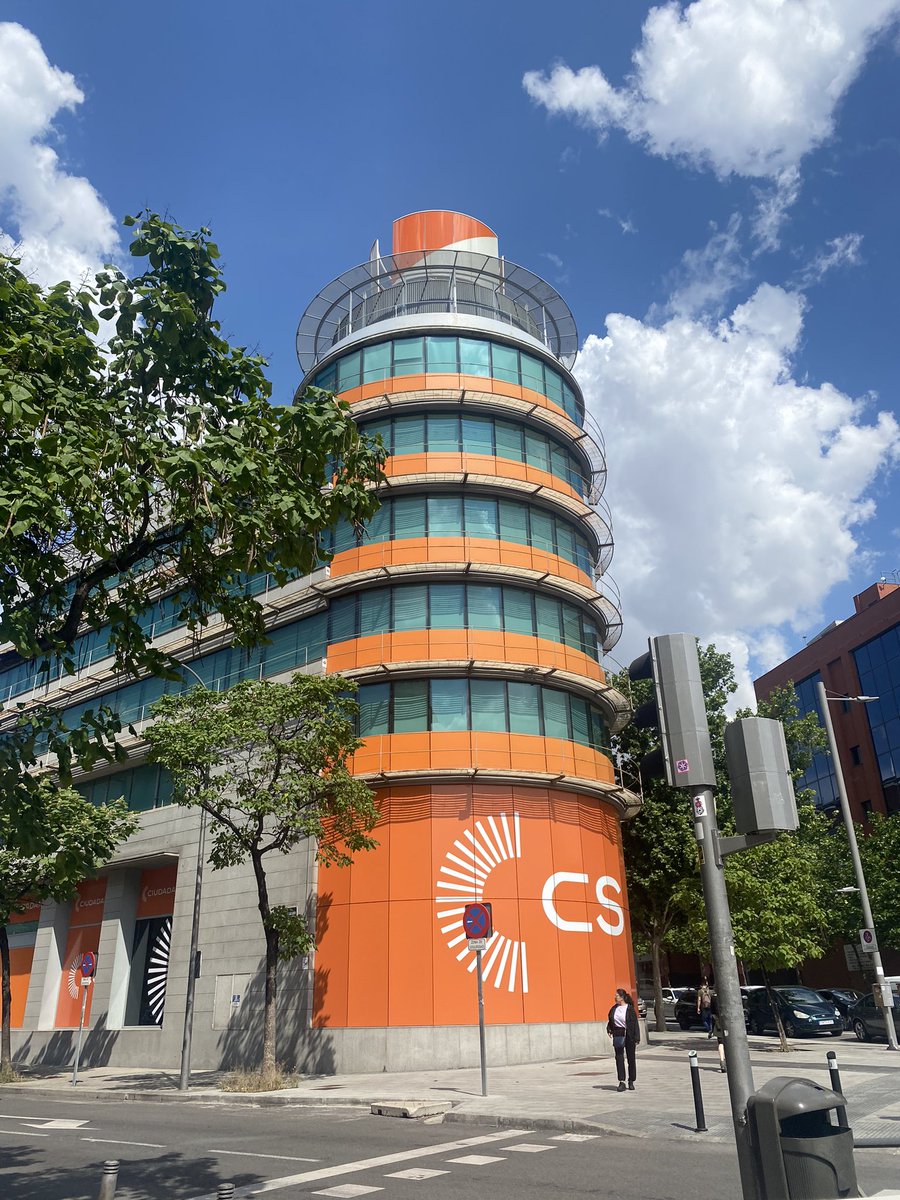 Missparrapapa's tweet photo. Se alquila #ciudadanosdeunlugarllamadomundo #ciudadanos https://t.co/LTIjHwloqd
