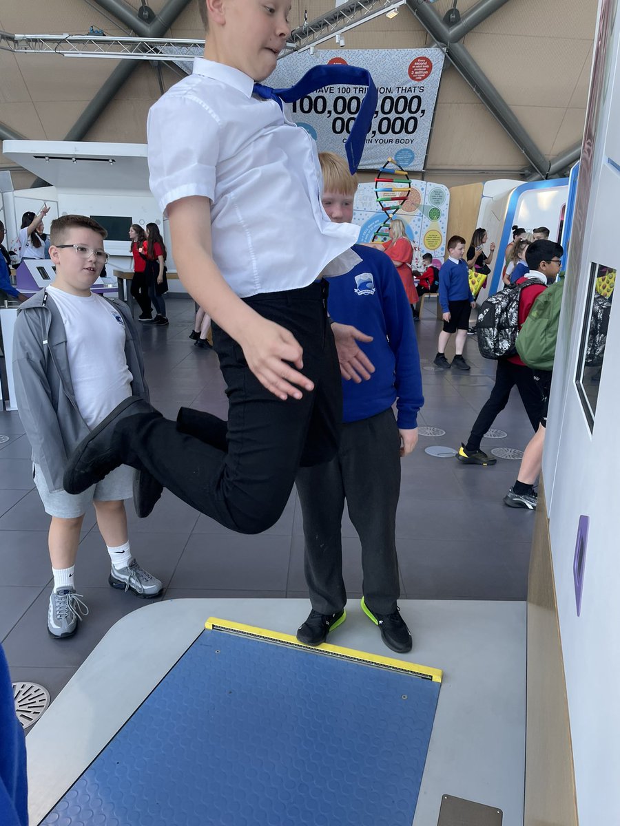 kelseymcgrego11's tweet photo. @calderbridgeps @MrsRCSmith todays trip to the science center https://t.co/7kqJc9Wma9