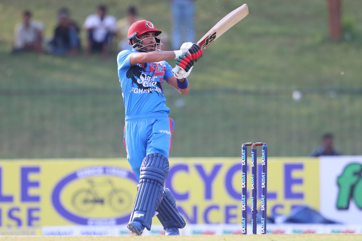 ACBofficials's tweet image. Afghanistan, banking on batting heroics from @IZadran18 (98), @RahmatShah_08 (55), @Hashmat_50 (38) &amp;amp; @MohammadNabi007 (27*), successfully chased down the 269-run target set by @OfficialSLC, to win by game by 6 wickets &amp;amp; take 1-0 lead in the series.

More: rb.gy/asahf