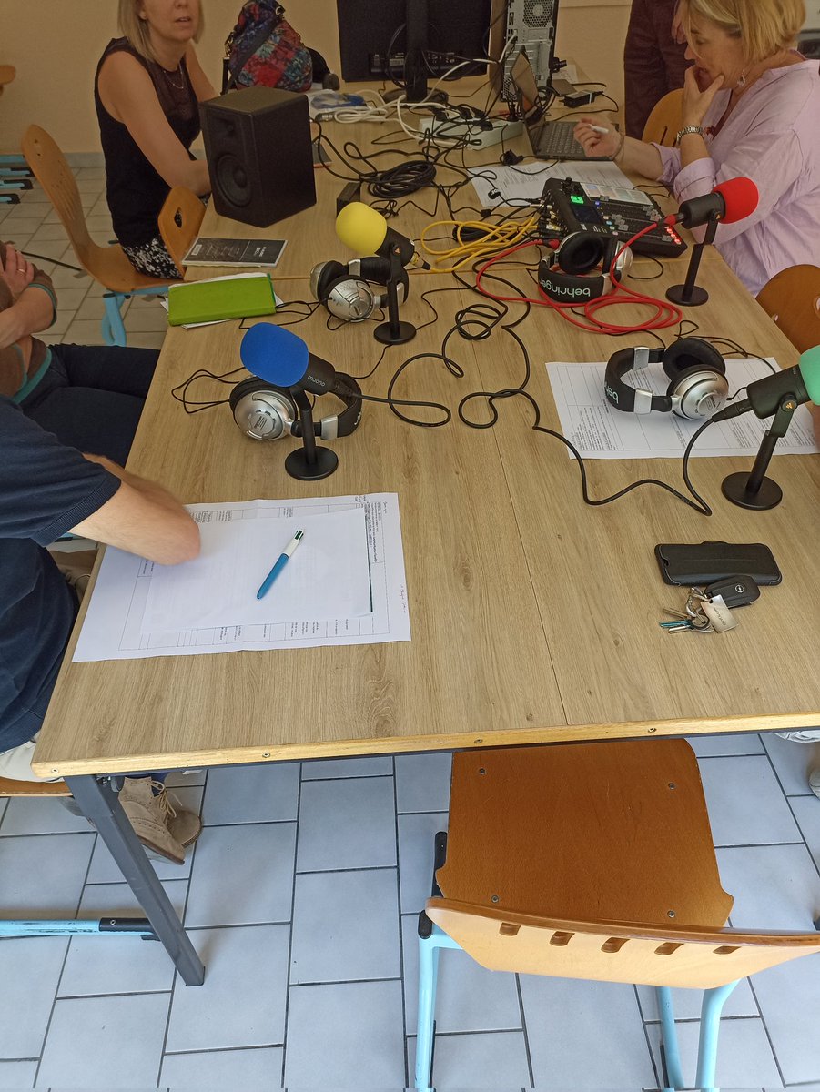 Journée de formation autour de la webradio pour les collègues du collège des quatre terres d'Hérimoncourt. De la théorie à la pratique, une journée riche ! <a href="/DrneBFC/">DRANE Bourgogne-Franche-Comté</a>