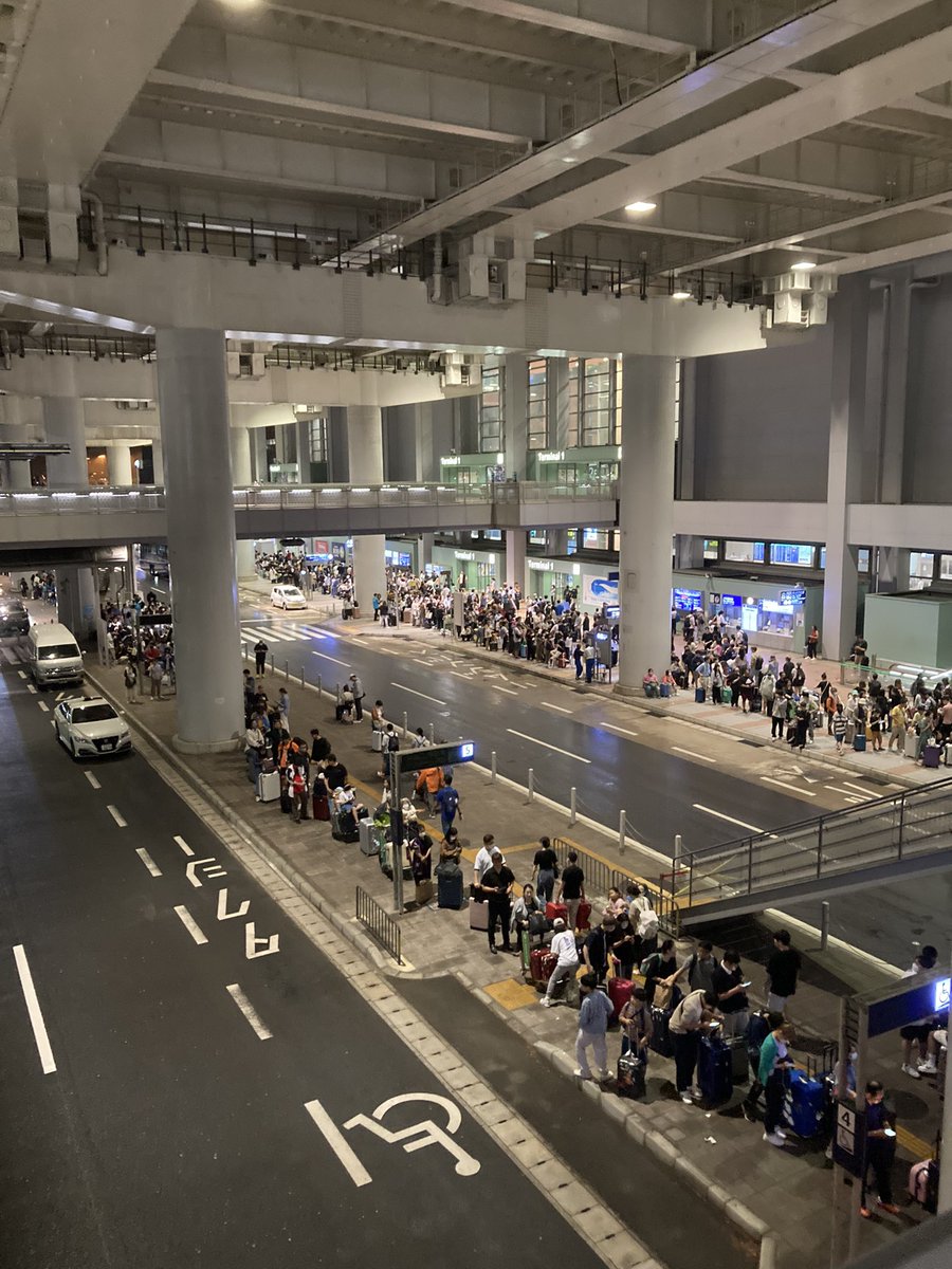 Jin68037275's tweet photo. 関西空港なう https://t.co/584pJhOpKC