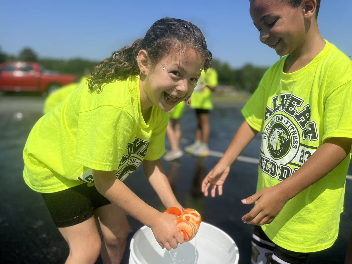 CalvertESCCPS's tweet photo. Field Day Friday Fun @CES__Principal https://t.co/pPwexPovoU