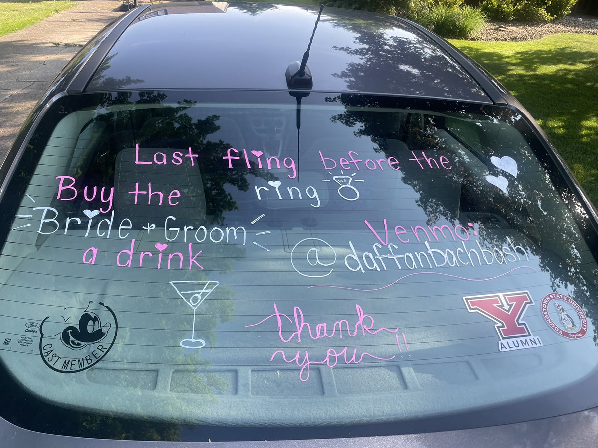 Lauren_Davies25's tweet image. Buy Kaya and Cooper a drink!! 🥳🥳🥂🥂 #bachweekend