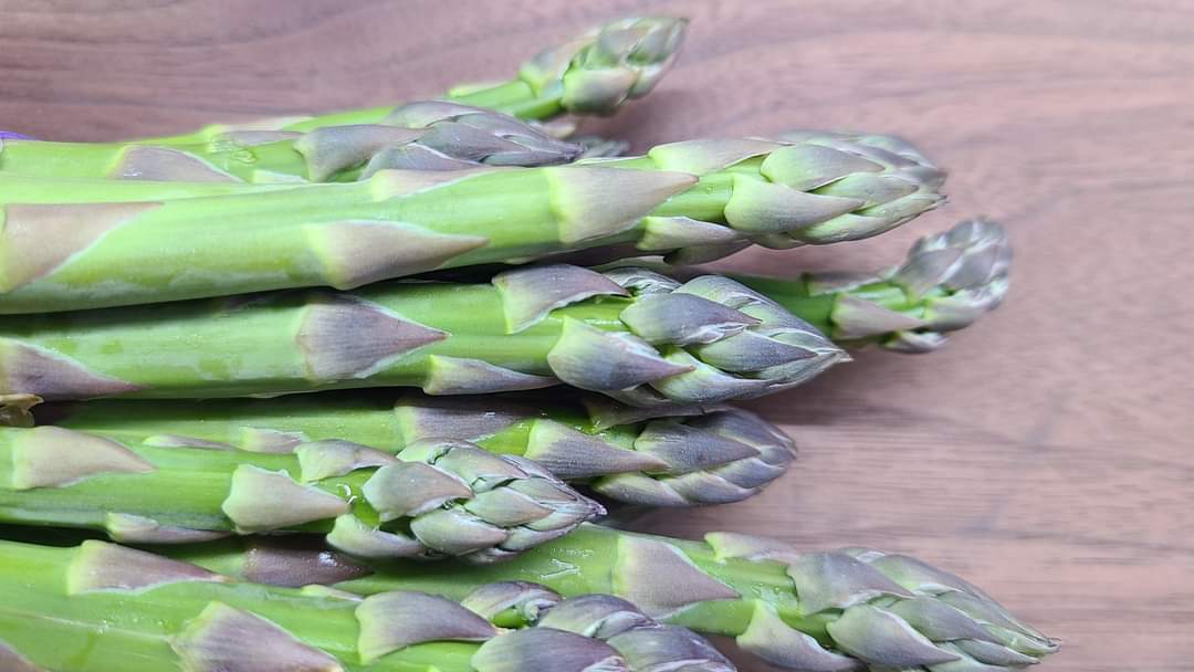 pfenningsfarm's tweet image. With Local Food Week just around the corner, it&apos;s satisfying to see the list of what&apos;s available locally getting bigger. For this month&apos;s #FindLocalFriday , check out all the goodies to watch for to add local flavour to your summer days! 😁🌞

#Pfennings4Me #LoveOntFood