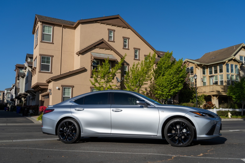 OCDetailBayArea's tweet photo. Just like this 2023 Lexus ES F Sport, the windows are tinted with Lluamr CTX. This Lexus has 50% on the Front Sides and 20% on the Rear Sides and Rear Windshield. #lexus #lexuses #lexusfsport #fsport #windowtint #llumarctx #ocdetailing #bayarea #sfbayarea #fremont https://t.co/Sl0IFi03ZB