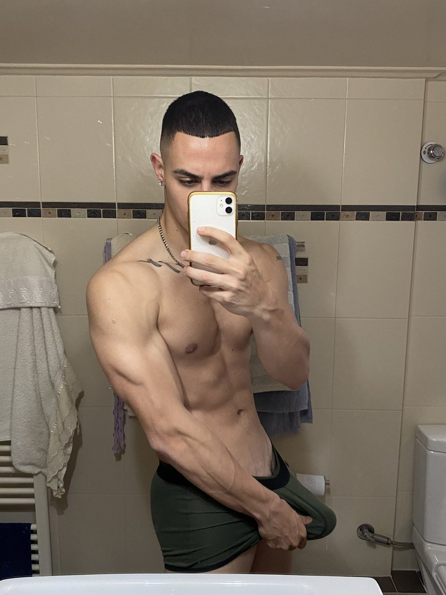 56950Can's tweet photo. Let’s chat now 👀👇 #fitness 

https://t.co/y8wH2OVD3m https://t.co/dMRp2mrUDF