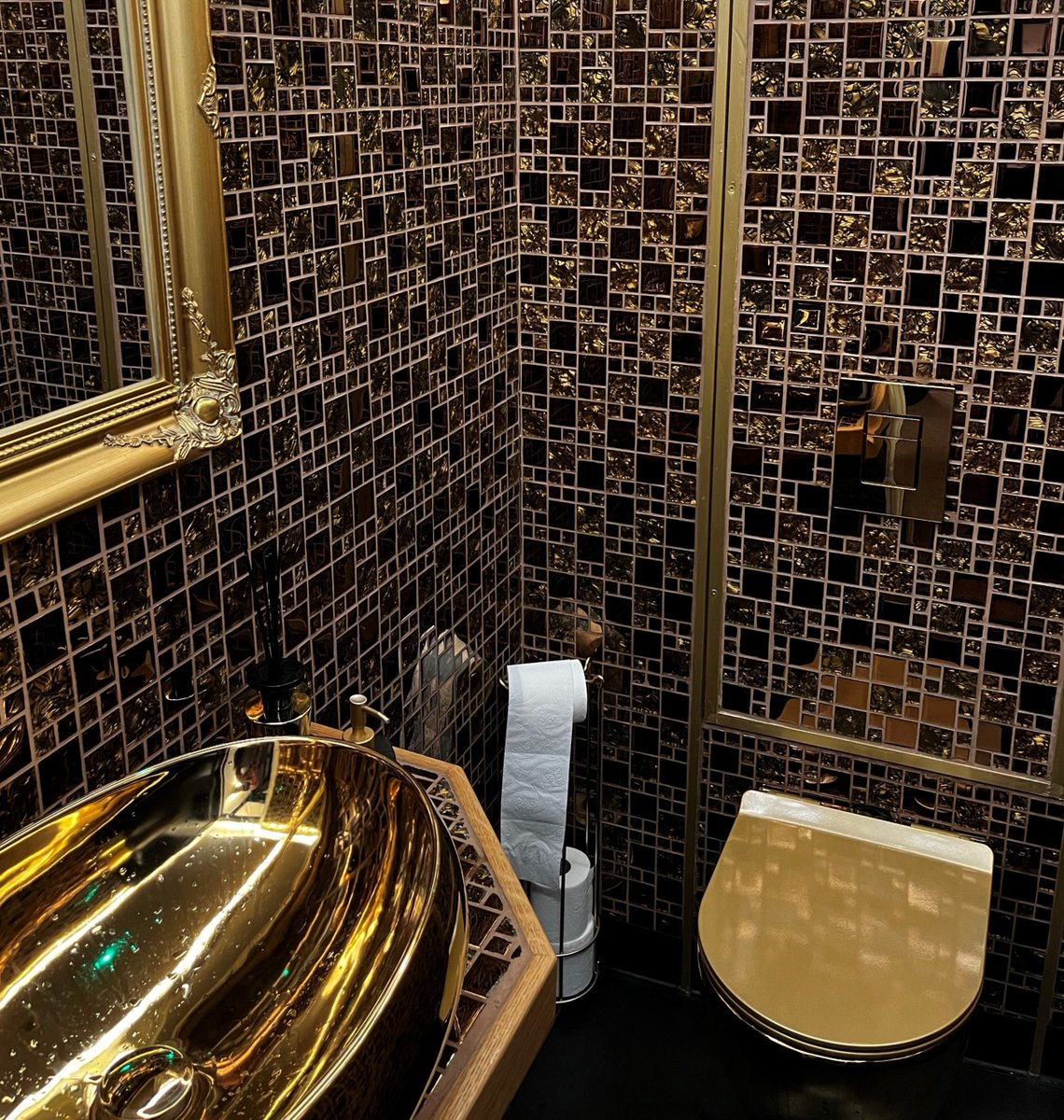 We love tiles in all forms, and the stories behind some. So when we spot them on our travels we love to capture them. 

For example check out these mega-bling gold tiles in Fletchers House Restaurant, Rye, Sussex. Wow

Why not share your #TilesTravels with us?
