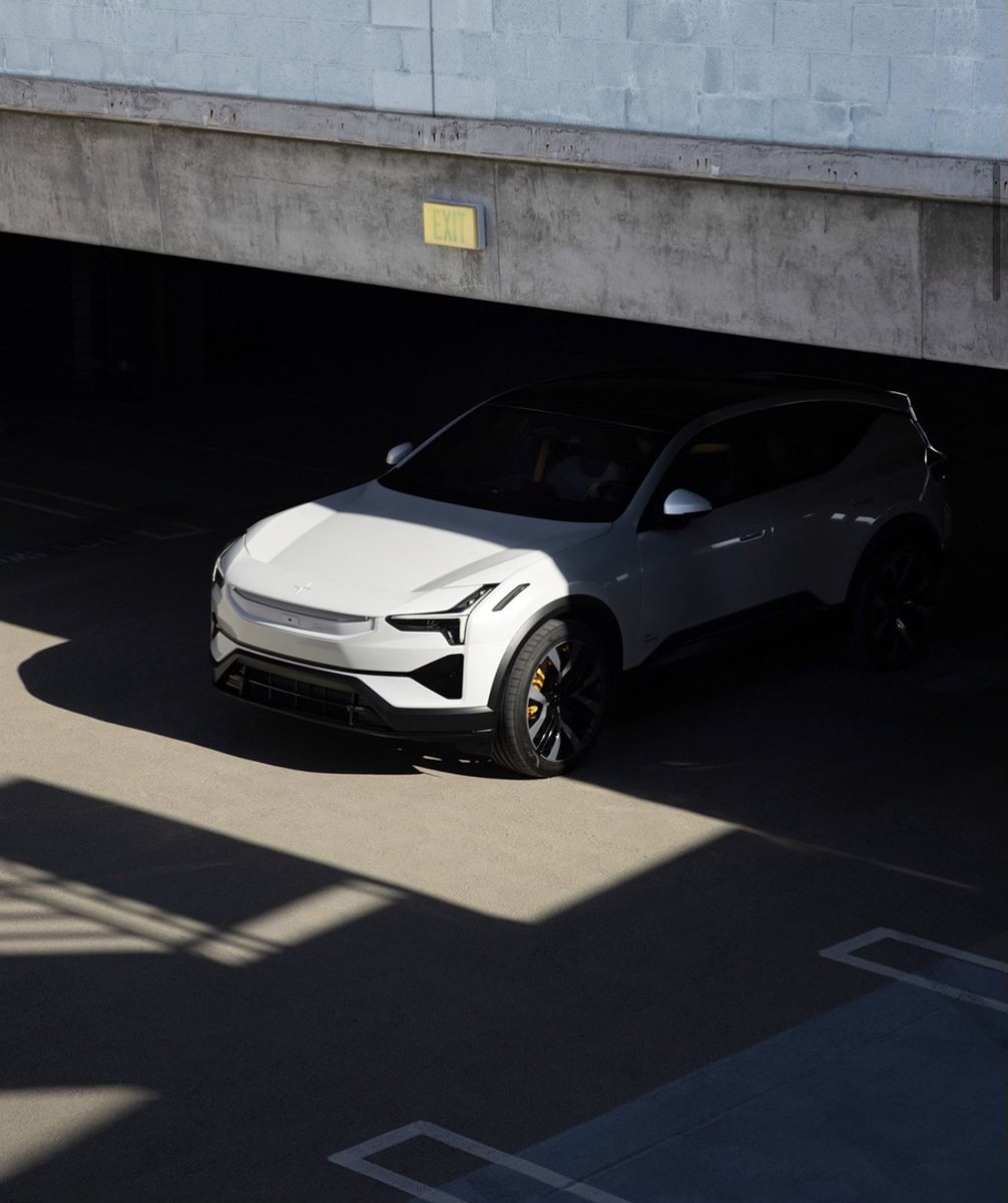 Best front end of any electric car around (in my eyes): love the volume in the fender, the techy and yet friendly face expression. Smartzone! So much looking forward to finally have it out there in the streets 🎬 #FrontEndFriday #Polestar2 $PSNY