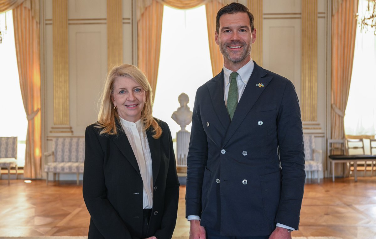 <a href="/UNICEF/">UNICEF</a> is and will remain a key strategic partner for the Swedish government.

Their contribution to children’s rights and well-being is vital to reducing poverty and achieving the #SDGs.

That was a key message when <a href="/JohanForssell/">Johan Forssell</a> today met with <a href="/unicefchief/">Catherine Russell</a> Catherine Russell.