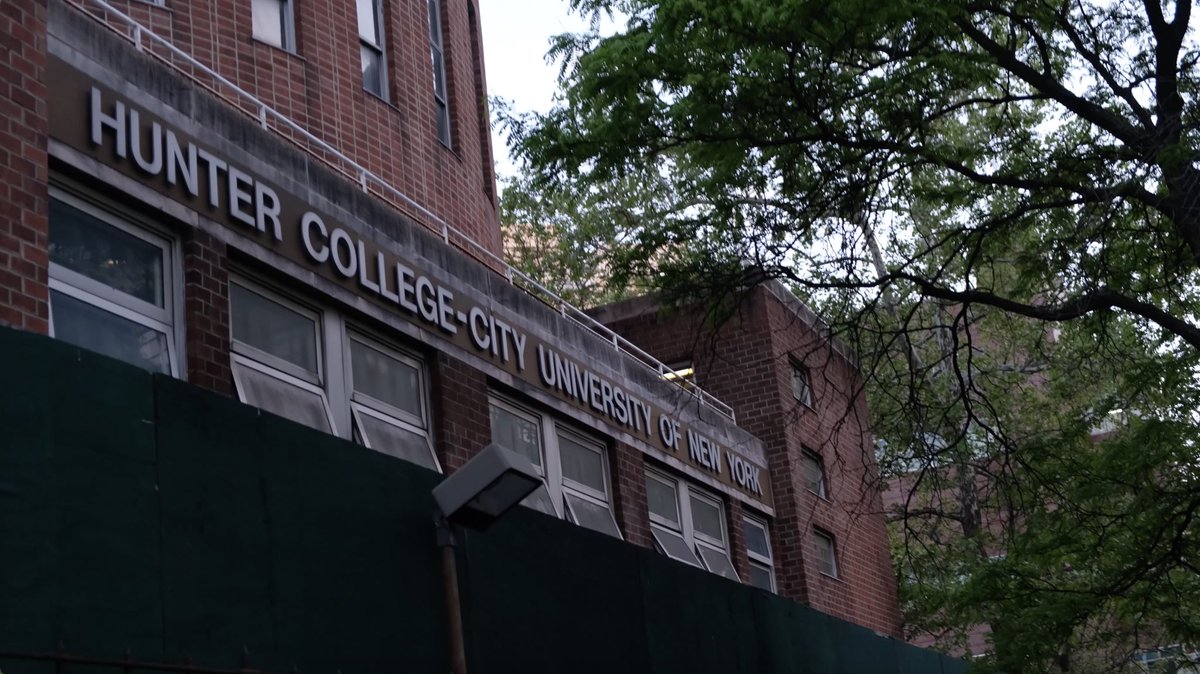 HunterAthenian's tweet photo. Hunter College’s Brookdale Residence Hall is in danger of being torn down, and Hunter students have decided to fight against its destruction. Alumni and former resident of Brookdale Sarah D’Alessandro, decided to fight for the building by creating Back Brookdale. https://t.co/BNpKGV8wDg