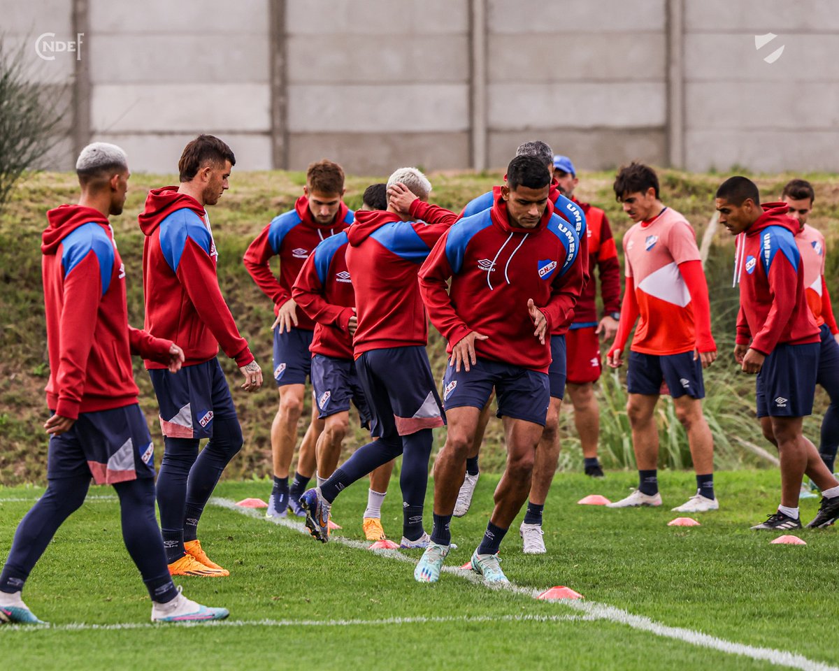 El Decano se prepara ⚽💪🏼📋

🔜 Cerro 

#ElClubGigante 🔵⚪️🔴