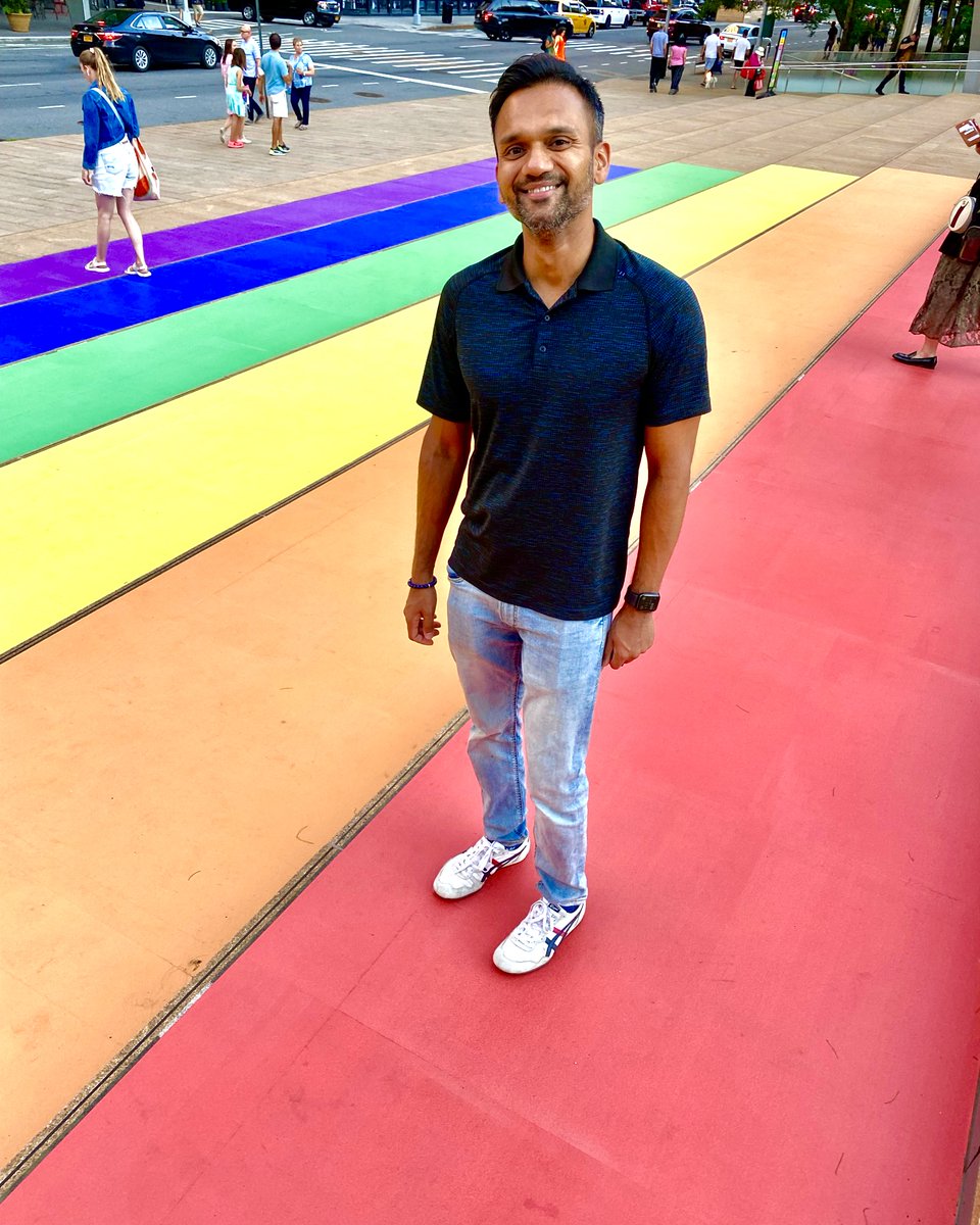 anuguptany_'s tweet photo. Happy #Pride month, friends! What an honor it is to be in this body: the body of a queer immigrant of color. I hope you too can find a part of yourself to honor this month, and continue to preserve the light of joy, kindness, and self-love from within. #BreakingBias #LetsDoIt https://t.co/Z8zDZmkYz8