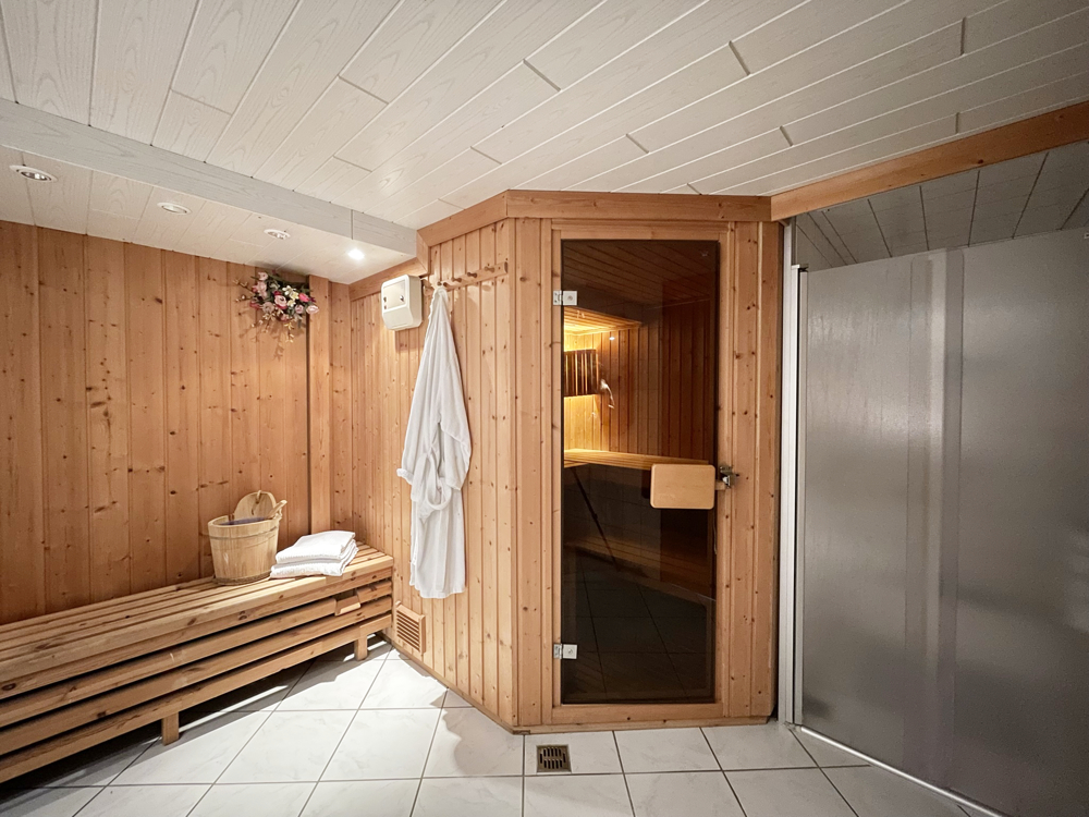 dieckmann_immo's tweet photo. NEU: #Doppelhaushälfte in #Schwerte #Ergste
✓ TOP-Lage
✓ Bad + Gäste-WC
✓ Sauna
✓ Garten
✓ 2-fach Verglasung
✓ unterkellert
✓ Garage & Stellplatz
https://t.co/ntswA2gW4k
Jetzt eine Besichtigung vereinbaren:
📩 immo@dieckmann-immobilien.de
📲 +49 (0) 23 04 - 23 96 110 https://t.co/HmYPeeevY8