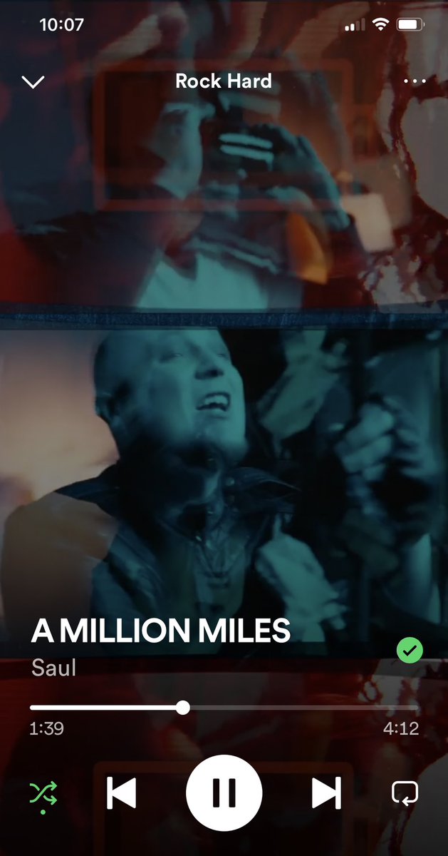 Working from home is so much better when I can blast #HardRock #spotifyplaylist #amillionmiles by @saulband …. And repeat 🔥🤘