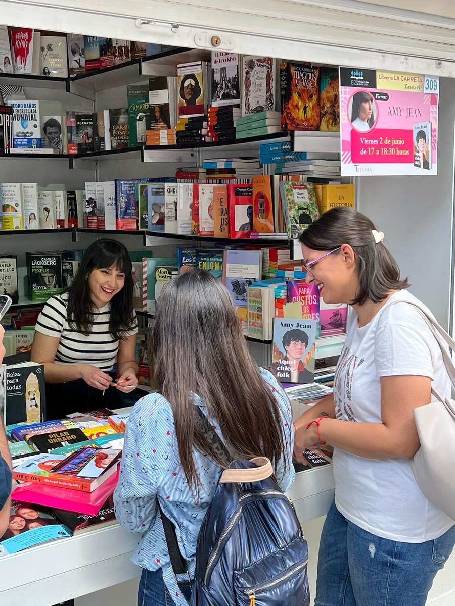 La autora de la bilogía #Folk, <a href="/amyjeanwriter/">Amy Jean</a> se encuentra firmando en la Feria del Libro de Madrid, en Caseta N° 309, Librería La carreta 😍 ¡Os esperamos para otro fin de semana especial!