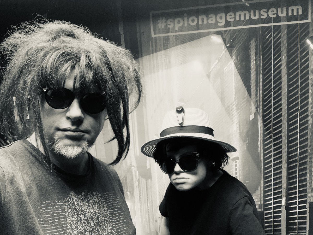 EscapeTheBOOM tweet media