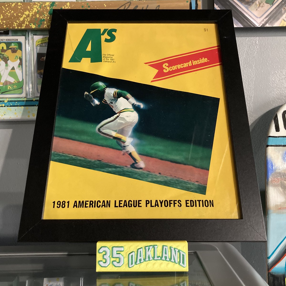 Todays Rickey Henderson PC swag is this super cool 1981 @Athletics Magazine/Scorecard from the American League Playoffs! Love the colors and Rickey imagery used on the cover and those A’s jerseys were just incredible…@CardPurchaser 🔥💚👀🐐⚾️🏃🏿💨🧤#rickeyhenderson #thehobby