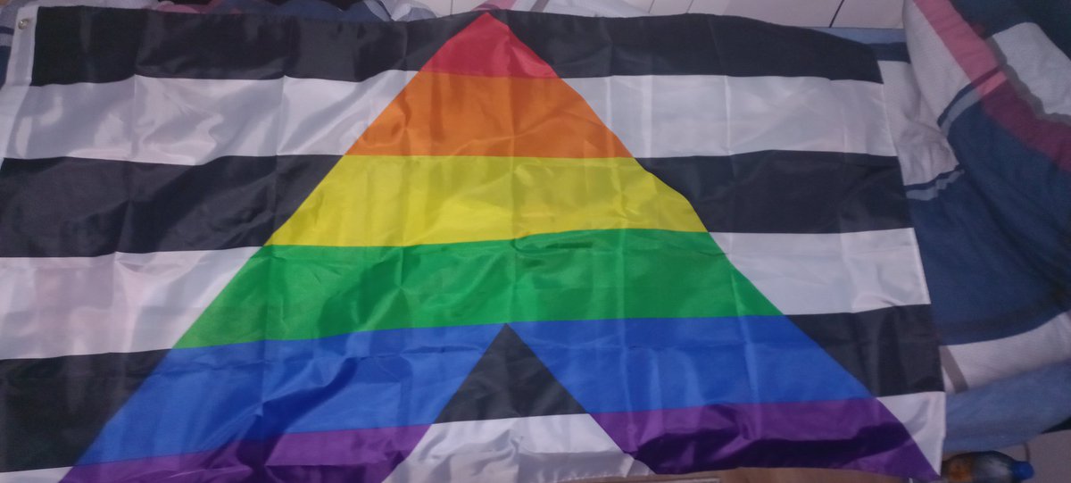 ITS SO BIG.
#PrideMonth #StraightAlly #LGBTQIA2S