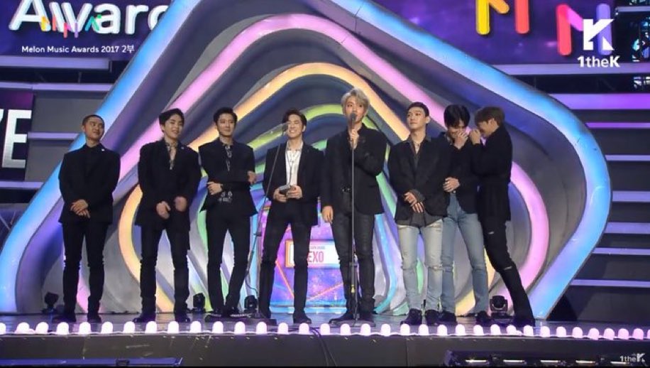 ofsekai94's tweet photo. the members: 😊😁🧍🏼🎤
sekai at the corner: 😂🤭👨‍❤️‍👨 https://t.co/fJ87vkp6Rc