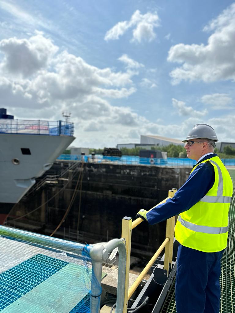 Great to be in Glasgow recently to see the new Type 26 frigates under construction. 

Shipbuilding isn't an industry of the past; it's an industry of the future. As Shadow Armed Forces Minister, I back Labour's call for our defence capabilities to be built in Britain by default.