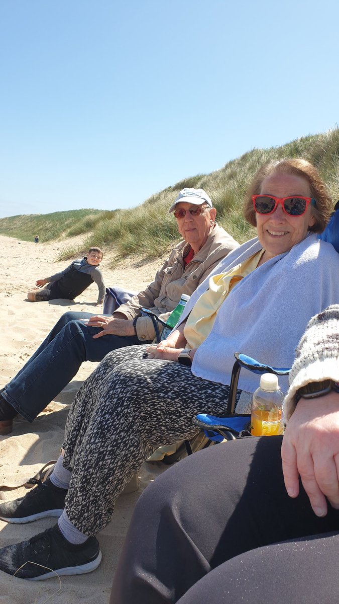 MattDaveWilson's tweet photo. Fantastic day at Embleton Beach with the family 😎 https://t.co/yNilTFgLUD