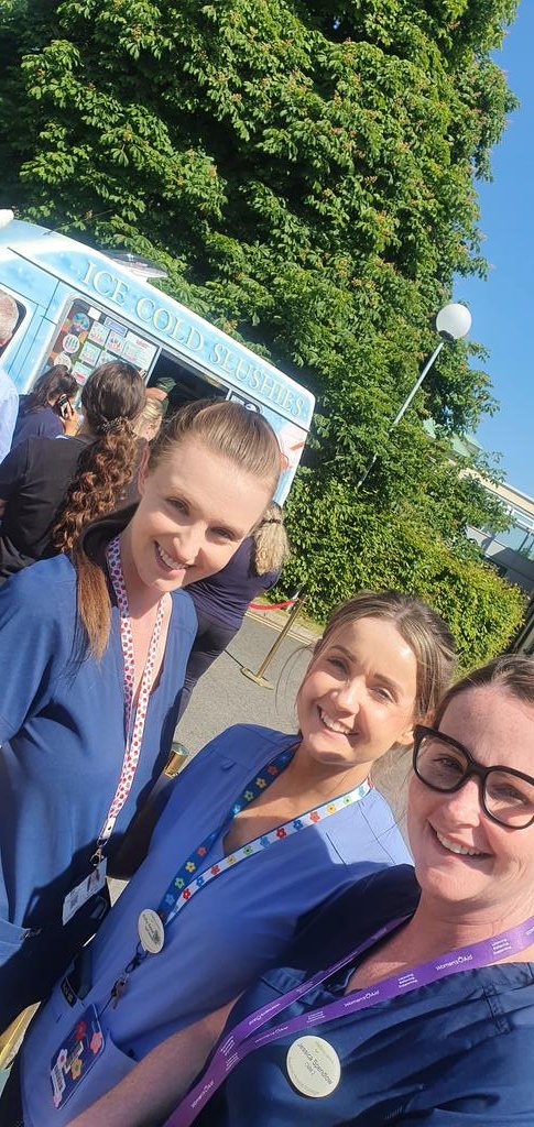 Enjoying 🍦🍦compliments of the hospital management team at Regional Hospital Mullingar 😊
What a lovely way to take a break from the maternity unit 🤰🤱👶
#gratefulmidwives
@MarieCorbettDOM <a href="/RevillesMaureen/">Maureen Revilles</a> @IEHospitalGroup