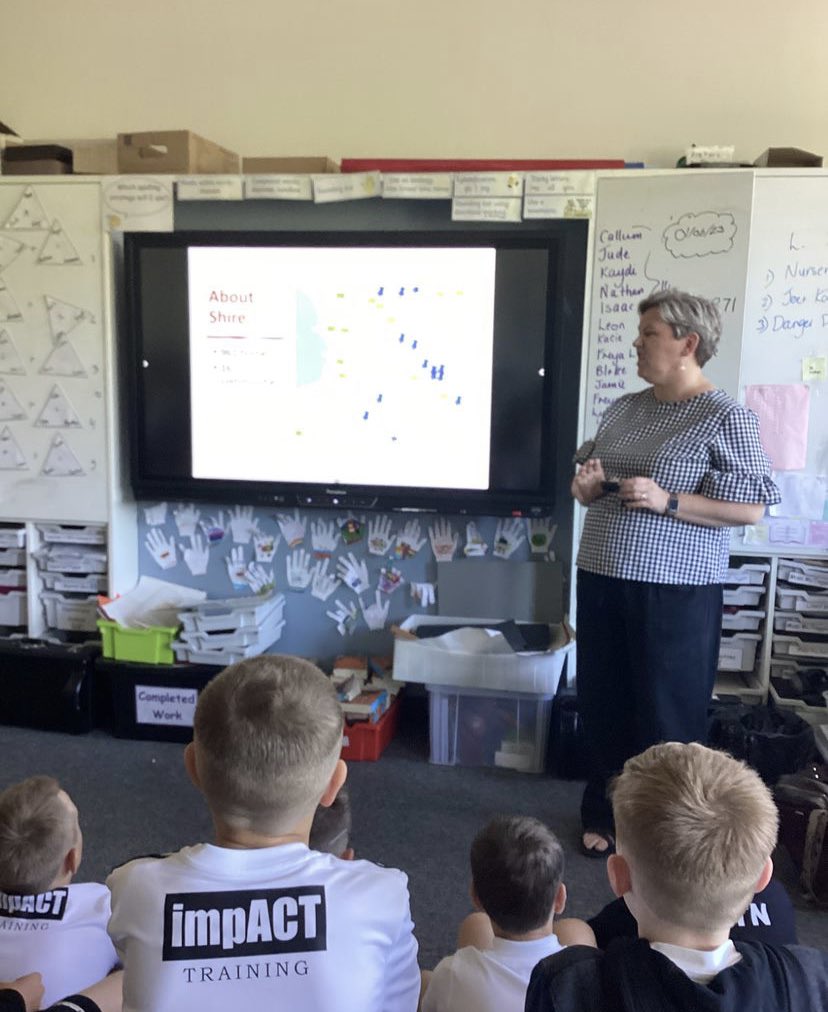 LochnorrisPrim1's tweet photo. A super presentation from @MCDclaireD this morning all about being an account and @Shire_HA The children got a lot out of it and asked some very good questions #communitylinks #worldofworkweek ๐ https://t.co/M7AmZIyFE3