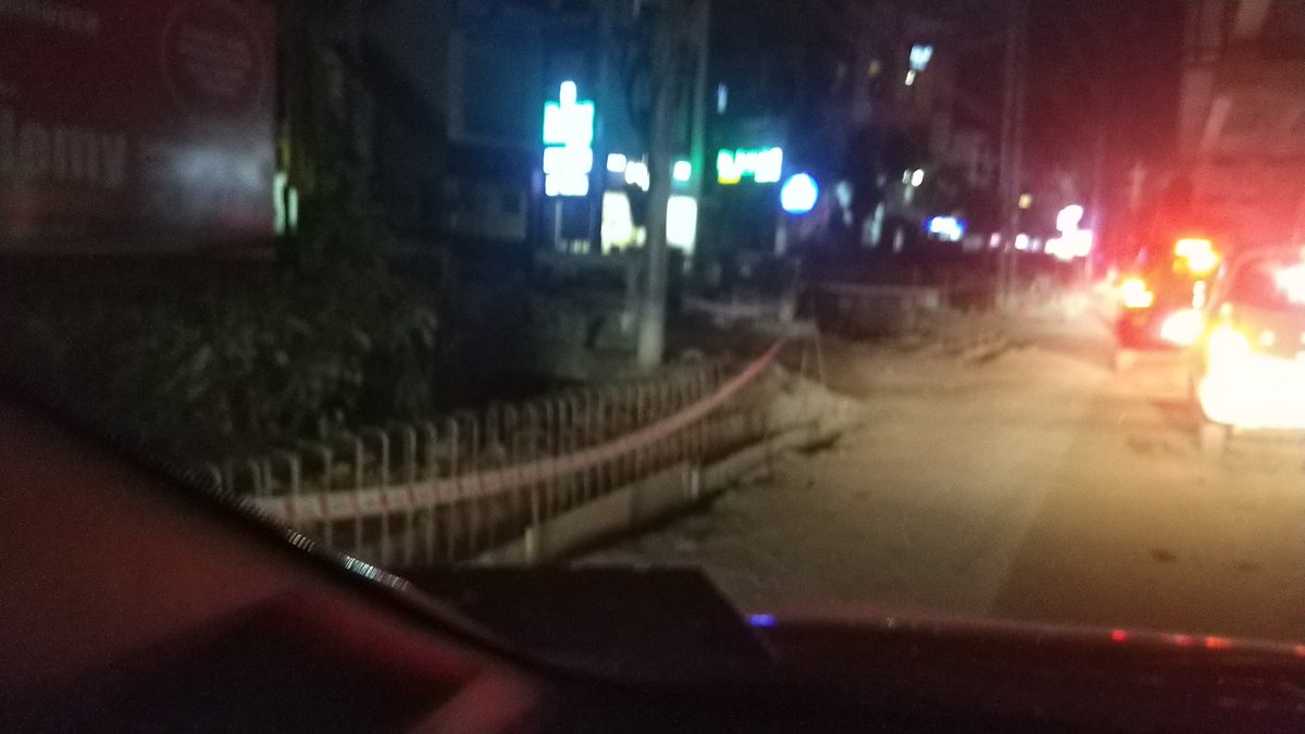 Choked up traffic on Zoo Road at 9 pm. Wondering when the common man will get deliverance from this? Be aware there is no walking space anywhere as well!! মানু্হ কলৈ যাব??
#Traffic #Guwahati <a href="/GMDAGuwahati/">Guwahati Metropolitan Development Authority</a> <a href="/CMOfficeAssam/">Chief Minister Assam</a>