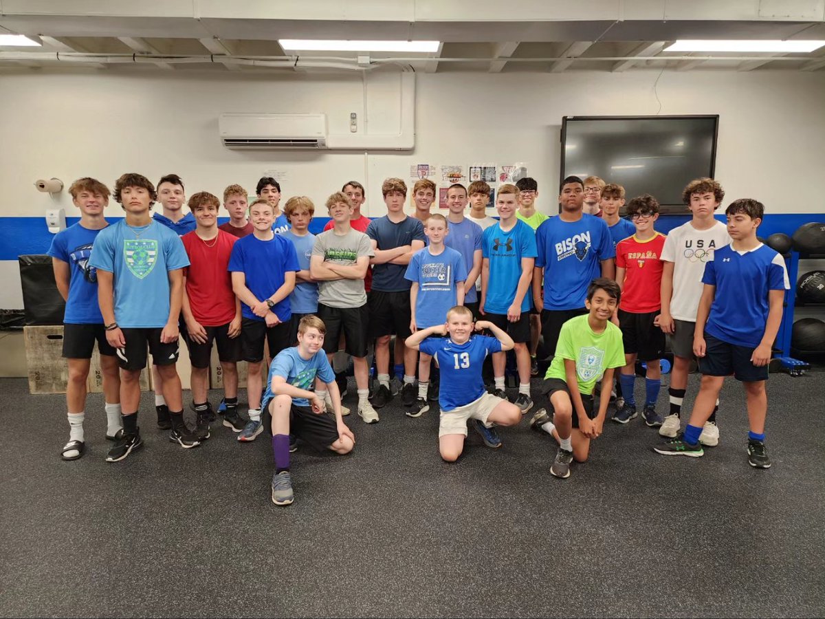 BedfordBison's tweet image. 🦬 ⚽️  - First Day of Summer Training!

29 guys getting after it!

#greatstart #lotsofworktodo