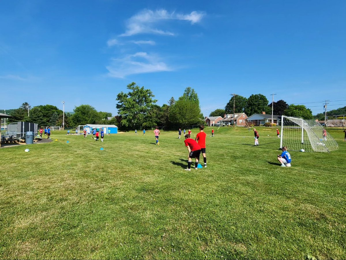 BedfordBison's tweet image. 🦬 ⚽️  - First Day of Summer Training!

29 guys getting after it!

#greatstart #lotsofworktodo