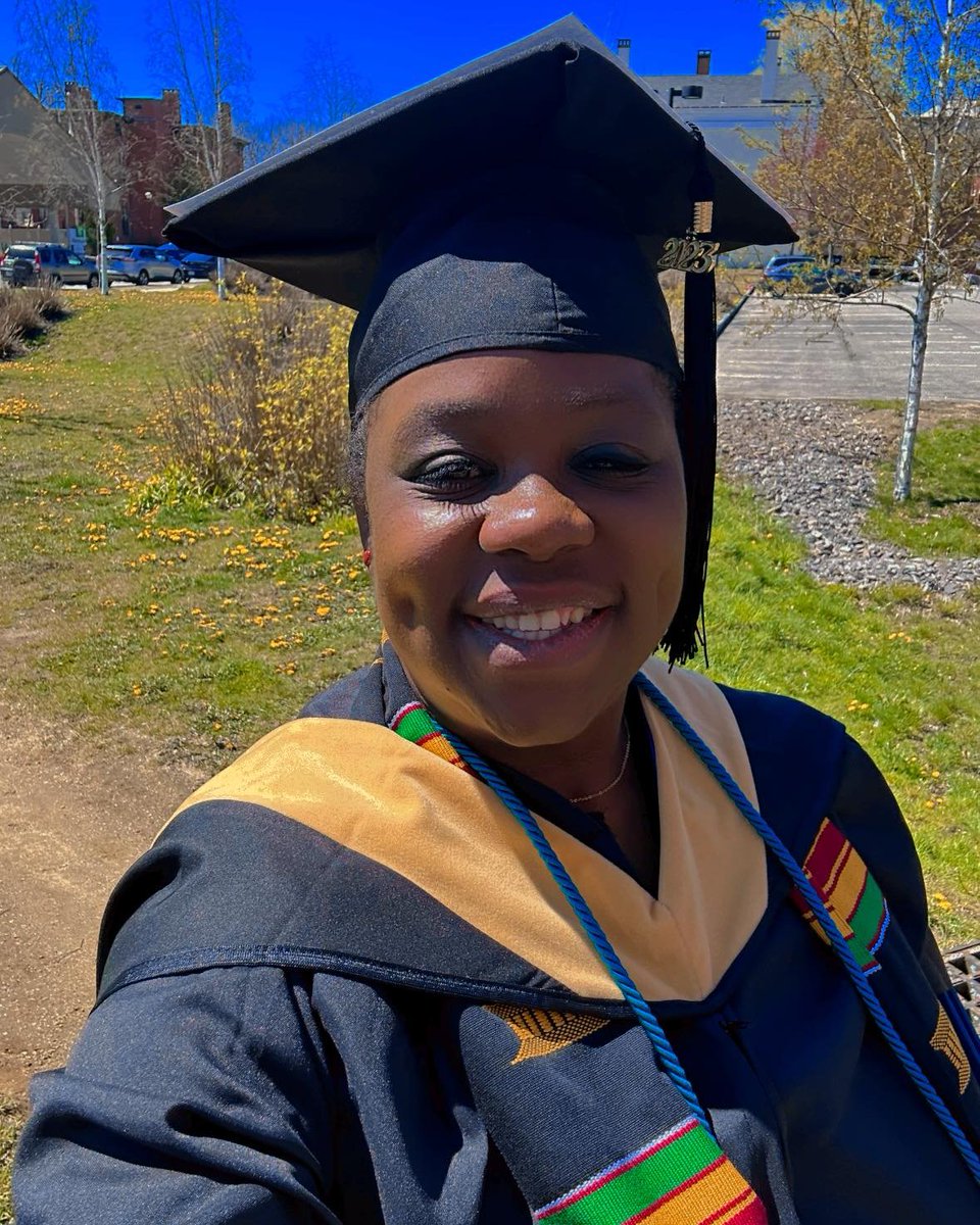 'I graduated with my master’s degree today! So grateful to my friends, family - and of course I had to show my appreciation for my #organdonor!' Congratulations to Tiffany & all the 2023 grads! 💙💚🎓 @donorconnect  Join the Registry! RegisterMe.org #DonateLife