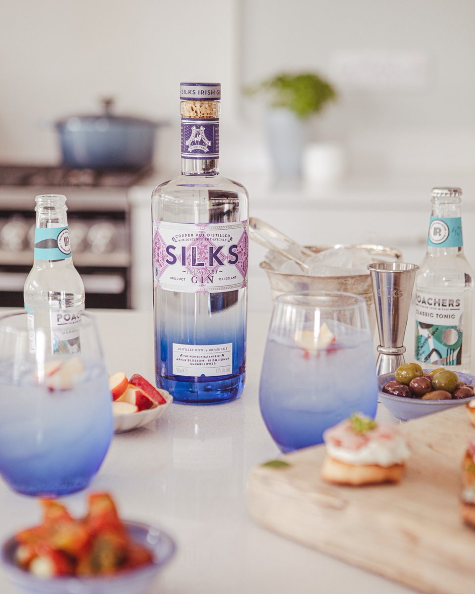 Enjoy the long weekend with the #BestIrishGin 🍸 Order #SilksGin online at the link in our below or if you're local, shop Silks at Egan's Off Licence #Drogheda or @leonards_fine_wines_ Trim!

boanndistillery.ie/product/silks-…

#bankholiday #silksgin #gin #gintonic