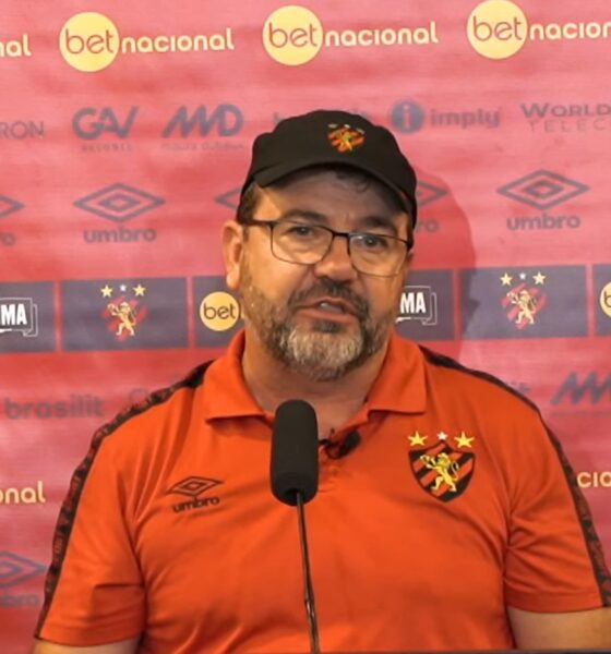 ImortalPe's tweet photo. " RESULTADO POSITIVO "
Técnico Enderson Moreira @sportrecife comemora desempenho do time diante do @SaoPauloFC pela @CopaDoBrasilCBF .
🎙 Enderson Moreira
" Poderia ser melhor mas vem coisa boa nesta Série B pra nós "
#CopaDoBrasil
#SPOxSPT
🔴⚪️⚫️🔰🔴⚫️ https://t.co/ZLBiGwmp38