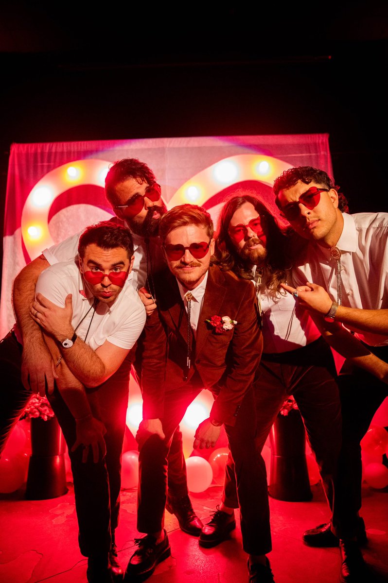 Married off our baby boy @claytonchristopher yesterday ❤️

📸: @lindelsoup