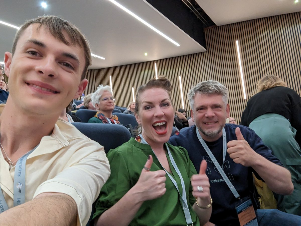 Paulaclarke777's tweet photo. #mobiledeaf2023 Day one conference @HeriotWattUni by 5 Deaf mobilities across international borders: Visualising intersectionality and translanguaging. #Deafnetworking #Deafleds # https://t.co/DaT4e69fE2