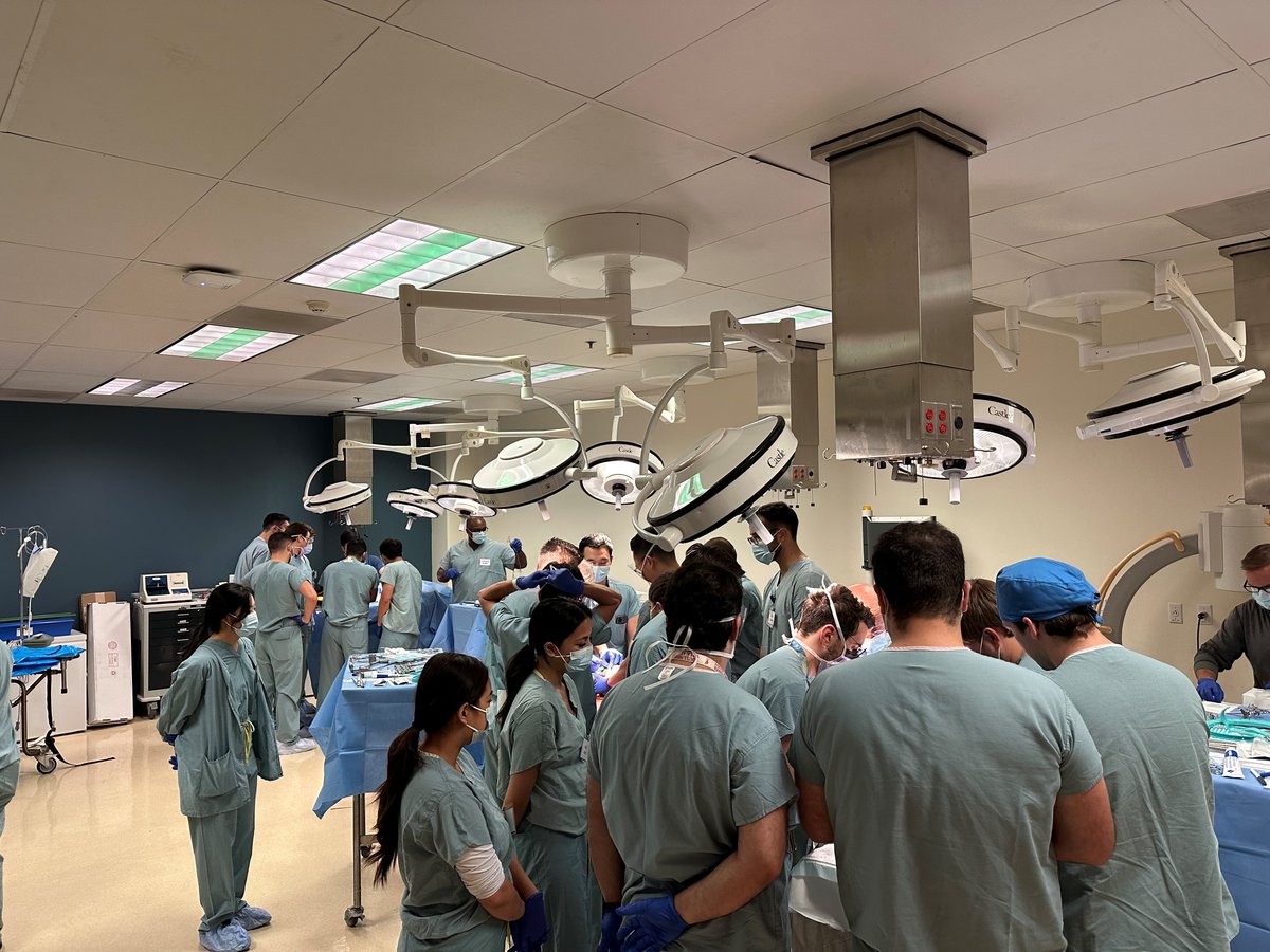 UCI_Urology's tweet photo. Day 2 with Visiting Professors @liquidgoldwayne Dr. Gerry Brock &amp; special guest @LJenkinsMD 
Special thanks to @faysal_a_yafi @UCI_Urology team &amp; kind sponsors @ED_solutions_CP for making this all possible for the 26 fellows, residents and students to learn hands-on. https://t.co/y0ZLiv19ZH