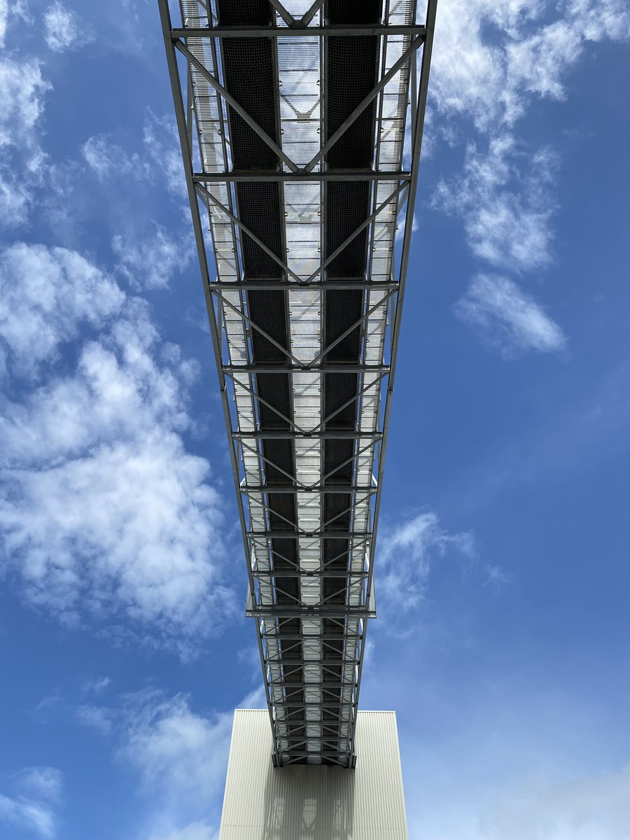 [INFO • ATENA]
 
Ces tapis servent à acheminer des fertilisants en direction de la tour LEA (Ligne d’Ensachage Atena) pour ensuite être ensachés en BIG BAGS. 
 
En 2022, 44 670 tonnes ont été transportées par ces tapis !