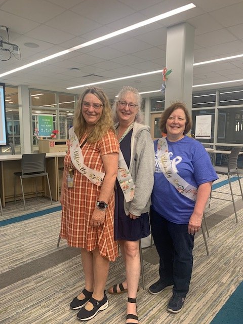 LincolnJrHighSkokie tweet media