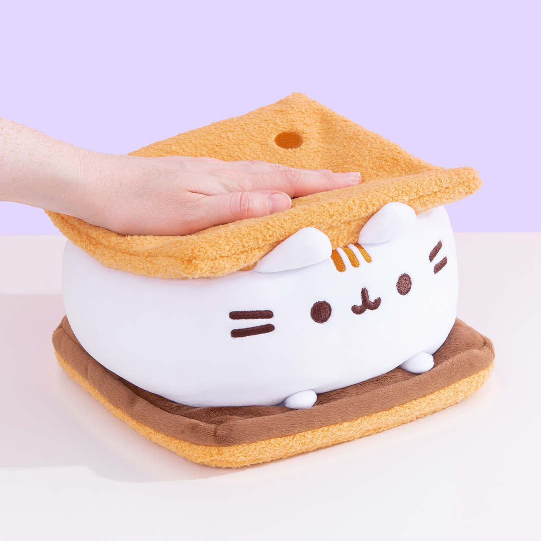 S'more snuggles guaranteed with this sweet Squisheen! ❣️ 🍫 bit.ly/3IDIXA0