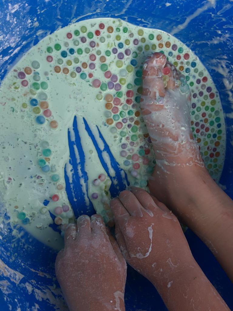 Play_Glos's tweet photo. This beautiful sunny day saw over 90 players in #Northway take part in our activities
From kites in the wind to messy play in gloop and orbies, lots of fun was had by all
Thanks to @NorthwayPC for funding this community day of play
#play #community #fun https://t.co/MLtO0yElgj