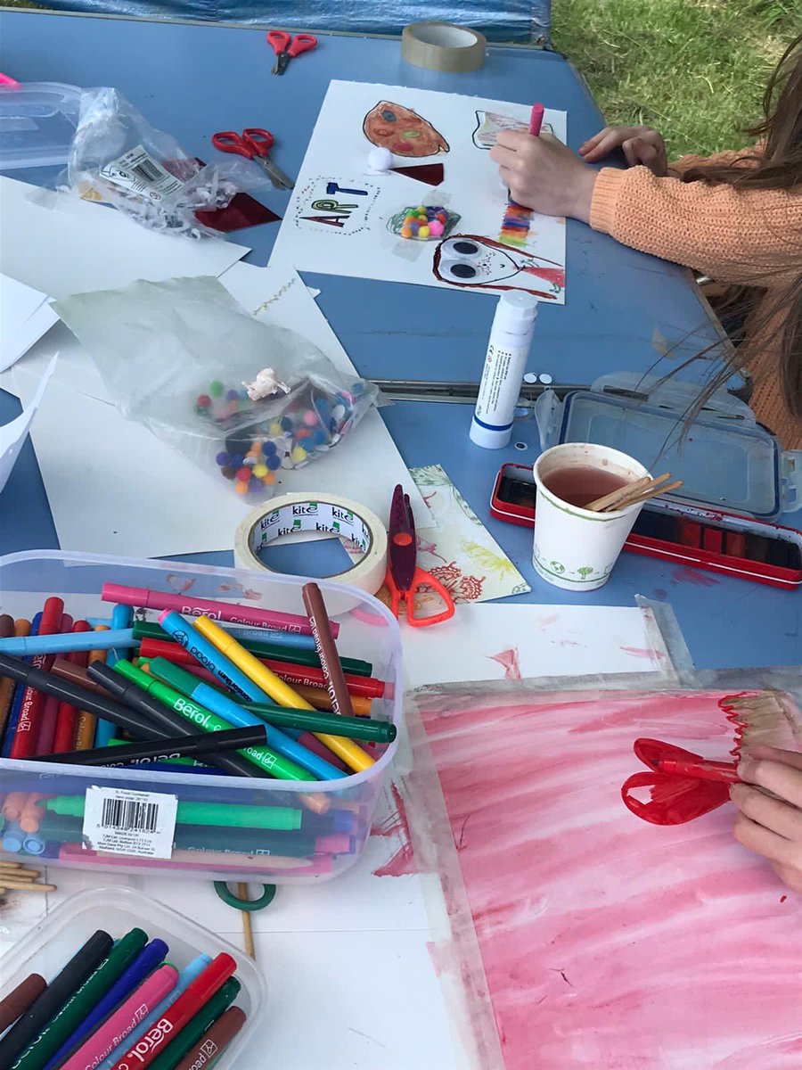Play_Glos's tweet photo. This beautiful sunny day saw over 90 players in #Northway take part in our activities
From kites in the wind to messy play in gloop and orbies, lots of fun was had by all
Thanks to @NorthwayPC for funding this community day of play
#play #community #fun https://t.co/MLtO0yElgj