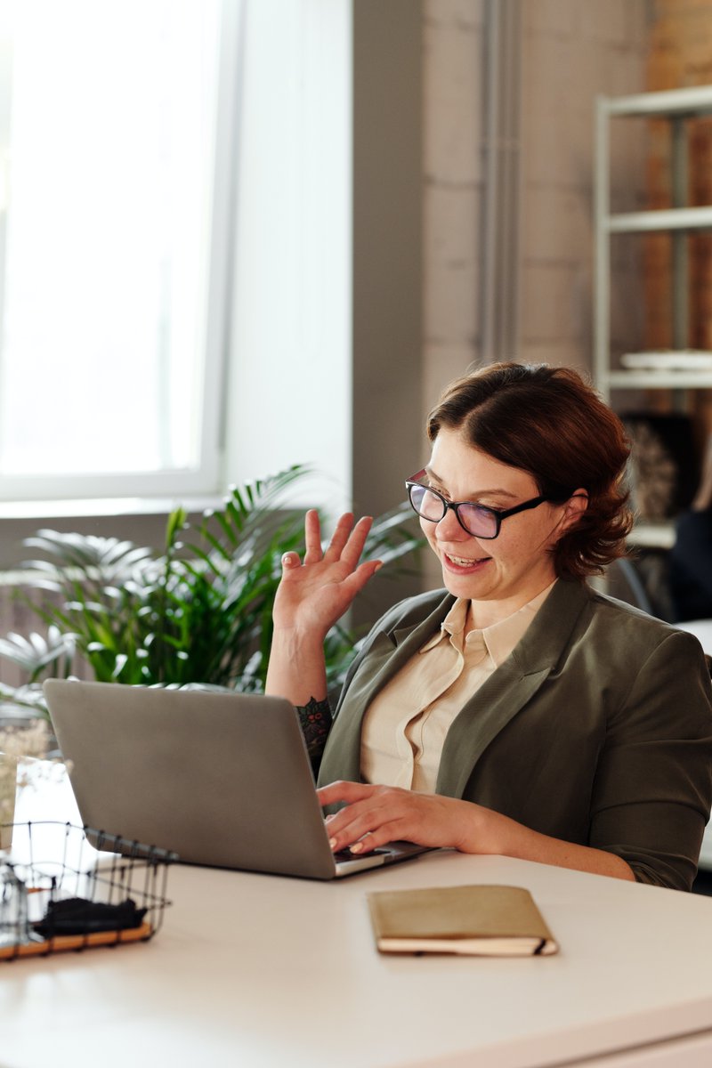 knowbility's tweet photo. Let’s make the digital world a more #inclusive space. Do you have other recommendations to make a @Zoom meeting more #accessible? Share it in the comments! ⬇️ #Knowbility #BeADigitalAlly #A11y https://t.co/2cOukJxGTM