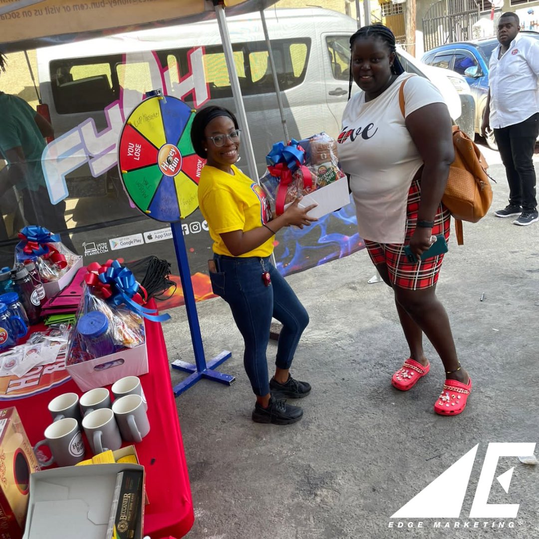 edgemarketingja's tweet photo. #Recap of our #EdgePromoters at the Grand Opening of the @honeybunja Morant Bay Outlet! 🎉
Located at 13 South Street, Morant Bay, St Thomas. Congrats Honey Bun 🥳! Go shop your @honeybunja products today! 

#EdgeMarketingJa #MarketingAgency #HoneyBunJa #NewOutlet #EdgePromotions https://t.co/F3LXddPEPq